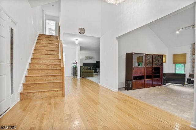 140 Sun Valley Way, Morris Plains Boro, NJ 07950