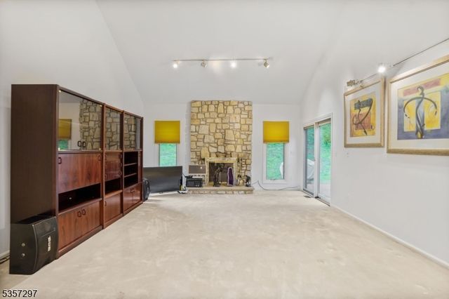 140 Sun Valley Way, Morris Plains Boro, NJ 07950