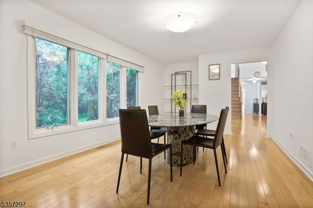140 Sun Valley Way, Morris Plains Boro, NJ 07950