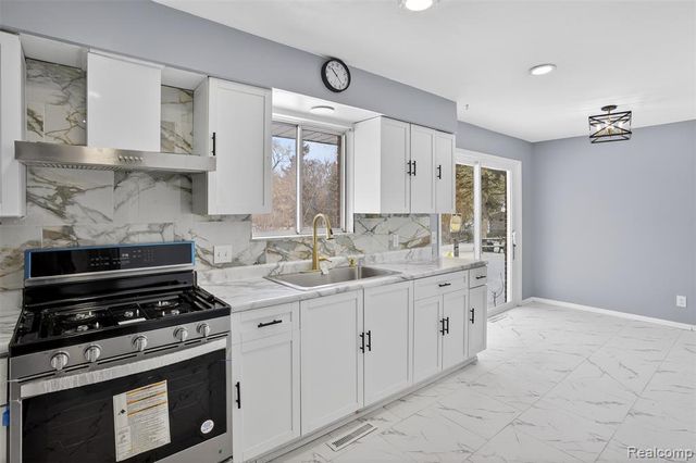 805 Birch Street, Saginaw, MI 48601