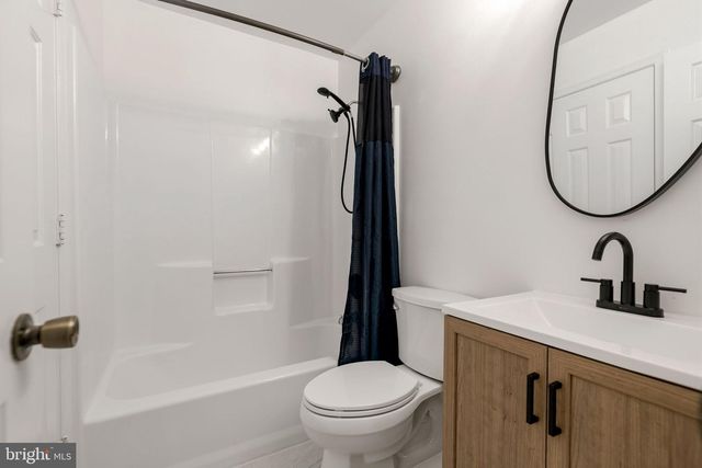 10001 KNOTTY PINE CT, Spotsylvania, VA 22553