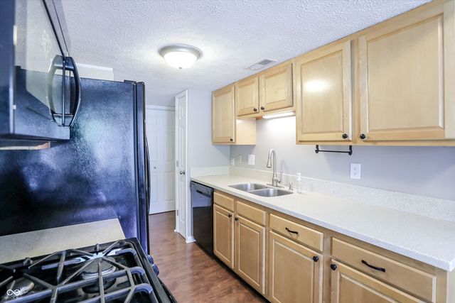 11233 Bayridge Circle E, Indianapolis, IN 46236