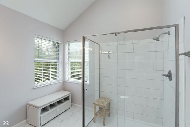 11233 Bayridge Circle E, Indianapolis, IN 46236