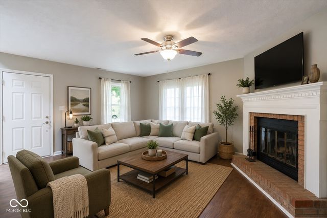 11233 Bayridge Circle E, Indianapolis, IN 46236
