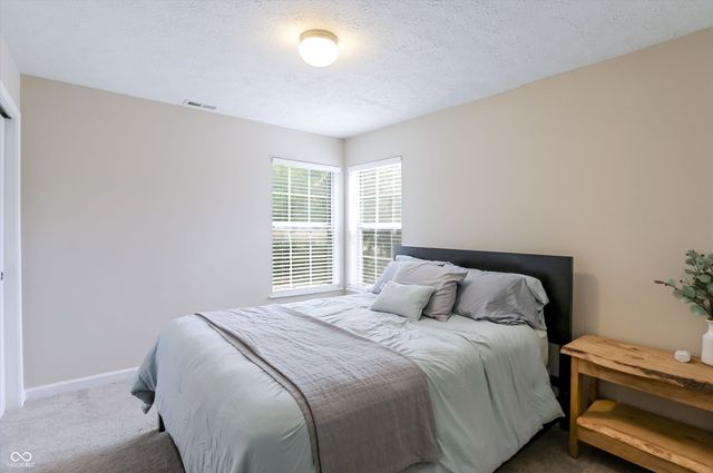 11233 Bayridge Circle E, Indianapolis, IN 46236