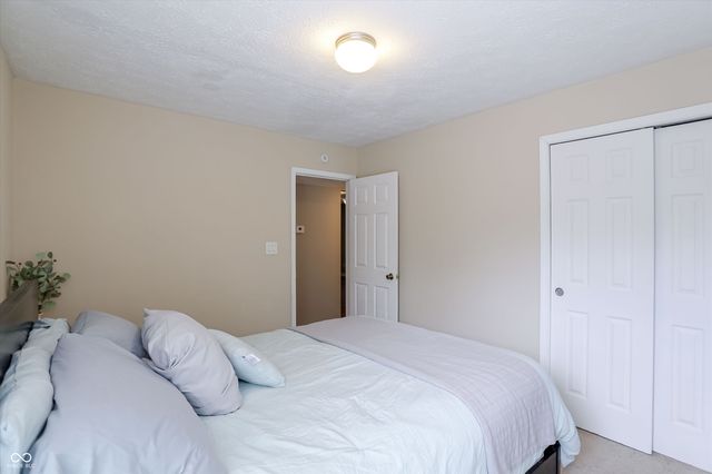 11233 Bayridge Circle E, Indianapolis, IN 46236