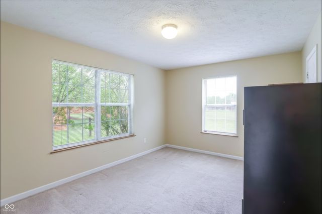 11233 Bayridge Circle E, Indianapolis, IN 46236