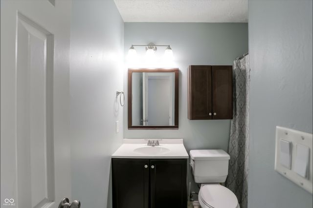 11233 Bayridge Circle E, Indianapolis, IN 46236