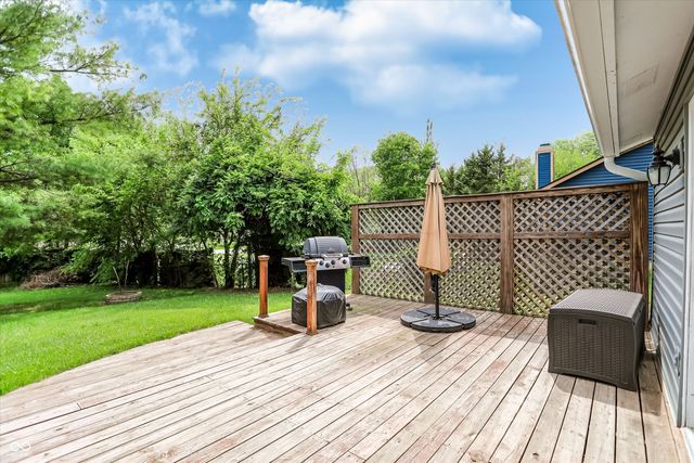11233 Bayridge Circle E, Indianapolis, IN 46236