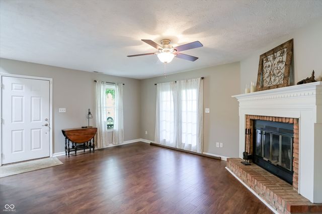 11233 Bayridge Circle E, Indianapolis, IN 46236