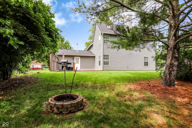11233 Bayridge Circle E, Indianapolis, IN 46236