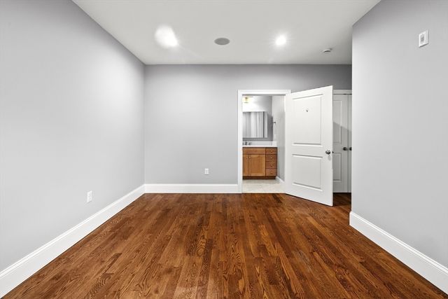 360 W 2nd St 14, Boston, MA 02127