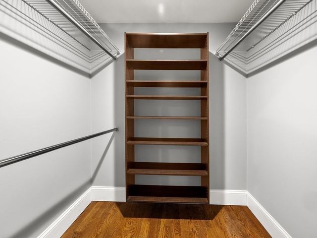 360 W 2nd St 14, Boston, MA 02127