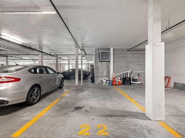 360 W 2nd St 14, Boston, MA 02127