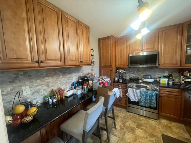 1617 SYLVAN DR, Blue Bell, PA 19422