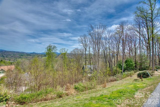 R4 Curtain Bluff, Hendersonville, NC 28791