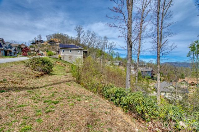 R4 Curtain Bluff, Hendersonville, NC 28791