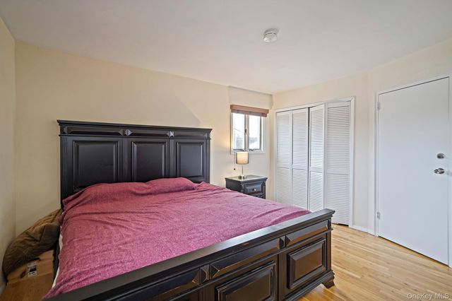 70 Boulevard Avenue, West Islip, NY 11795