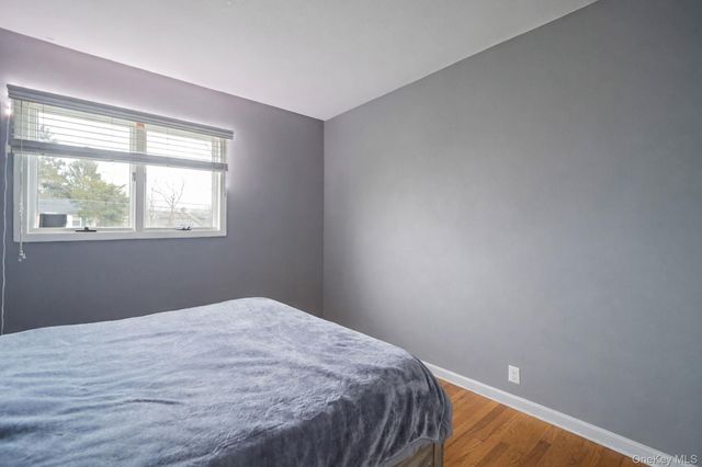 70 Boulevard Avenue, West Islip, NY 11795