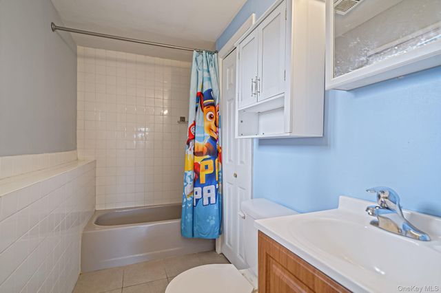 70 Boulevard Avenue, West Islip, NY 11795