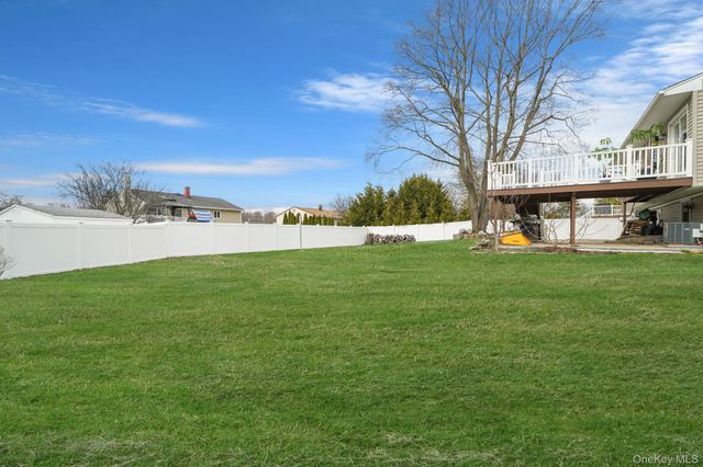 70 Boulevard Avenue, West Islip, NY 11795