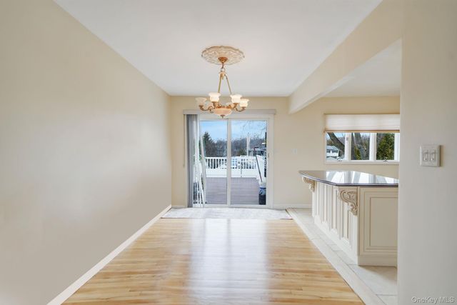 70 Boulevard Avenue, West Islip, NY 11795