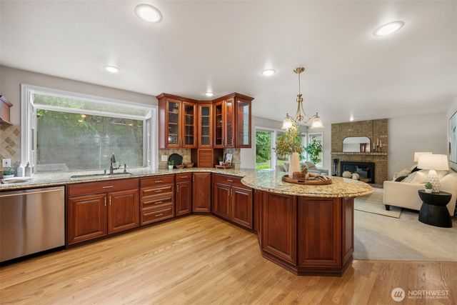 320 210th Court SE, Sammamish, WA 98074