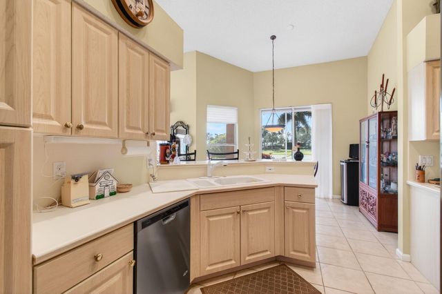 6862 SWANSEA Lane, Boynton Beach, FL 33472