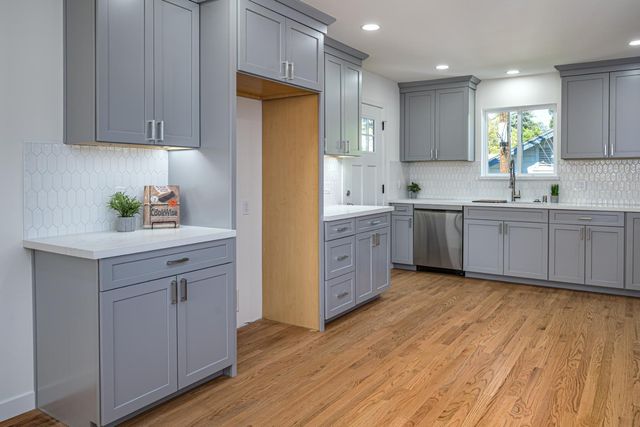 4231 Elva Way, Sacramento, CA 95821