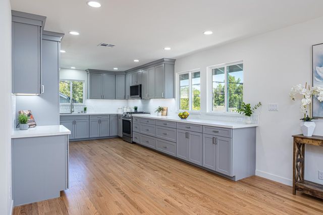 4231 Elva Way, Sacramento, CA 95821