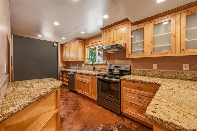 14038 Greenhaven Ln, Grass Valley, CA 95945