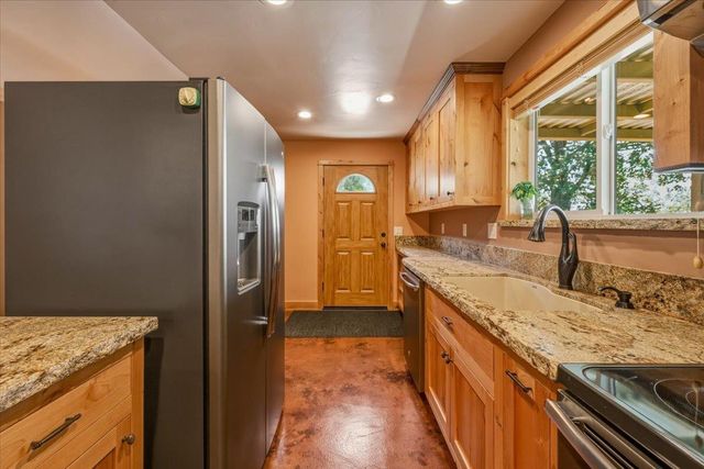 14038 Greenhaven Ln, Grass Valley, CA 95945