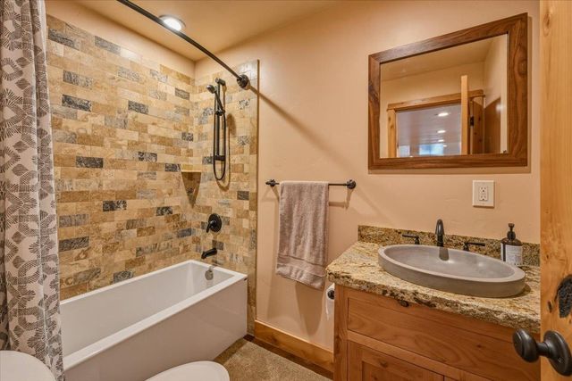 14038 Greenhaven Ln, Grass Valley, CA 95945