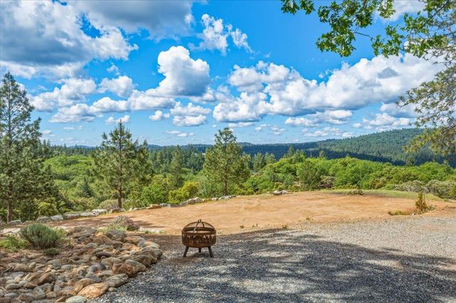 14038 Greenhaven Ln, Grass Valley, CA 95945