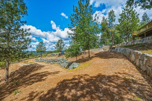 14038 Greenhaven Ln, Grass Valley, CA 95945