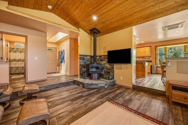 14038 Greenhaven Ln, Grass Valley, CA 95945