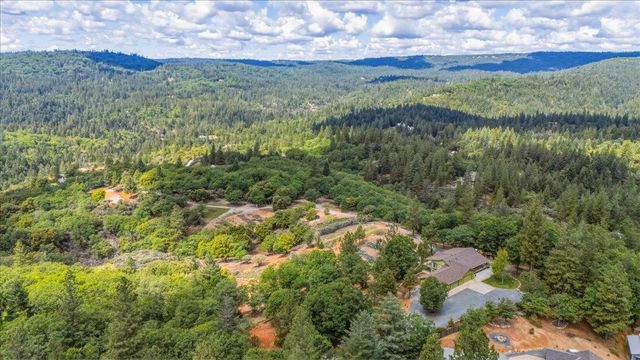 14038 Greenhaven Ln, Grass Valley, CA 95945