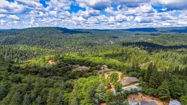 14038 Greenhaven Ln, Grass Valley, CA 95945