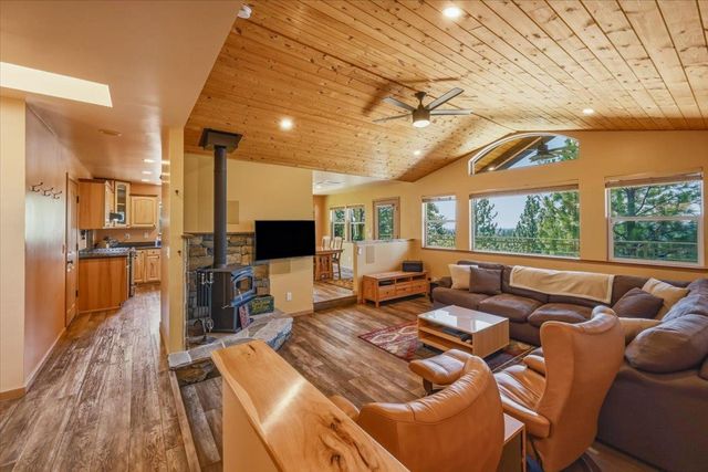 14038 Greenhaven Ln, Grass Valley, CA 95945
