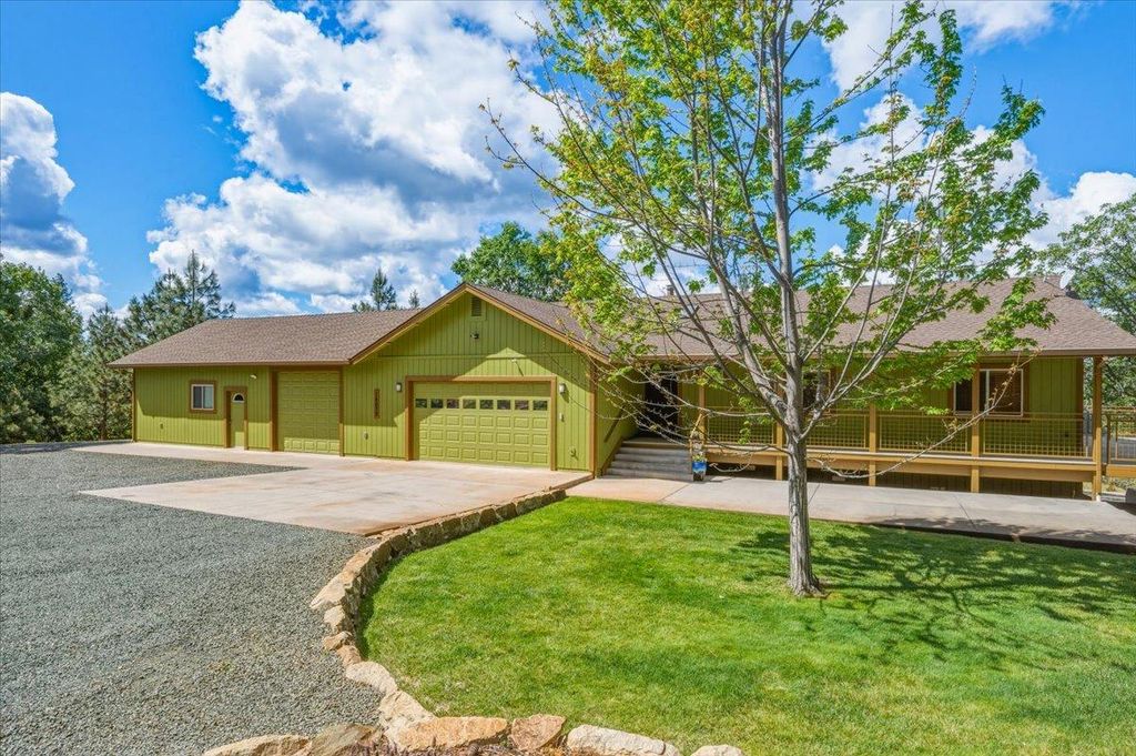 14038 Greenhaven Ln, Grass Valley, CA 95945