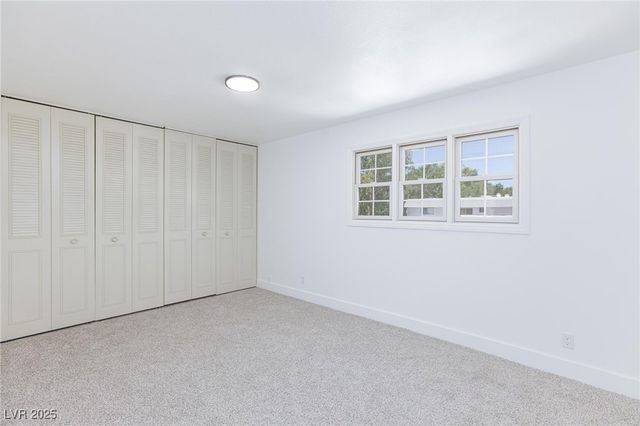 171 Greenbriar Townhouse Way, Las Vegas, NV 89121