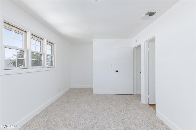 171 Greenbriar Townhouse Way, Las Vegas, NV 89121