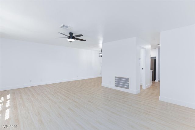 171 Greenbriar Townhouse Way, Las Vegas, NV 89121