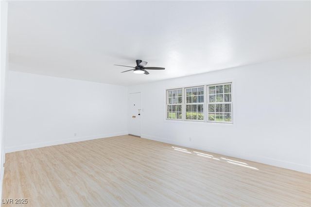 171 Greenbriar Townhouse Way, Las Vegas, NV 89121