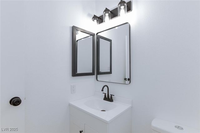 171 Greenbriar Townhouse Way, Las Vegas, NV 89121