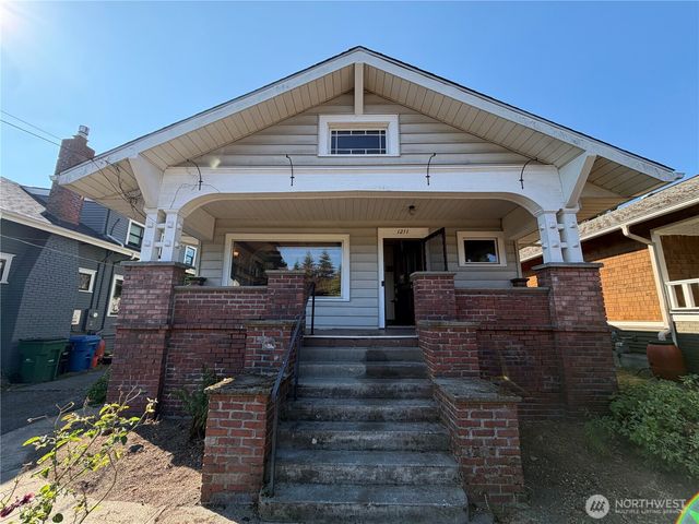 1211 N 50th Street, Seattle, WA 98103