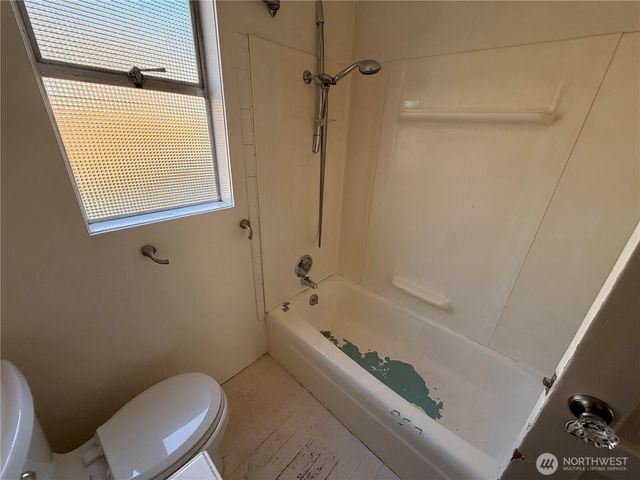 1211 N 50th Street, Seattle, WA 98103