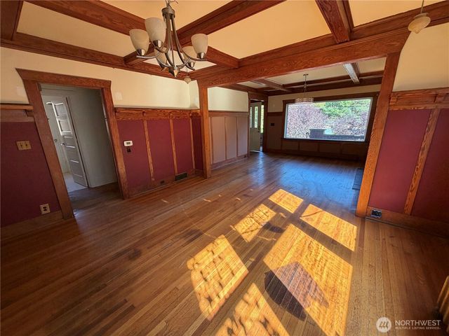 1211 N 50th Street, Seattle, WA 98103