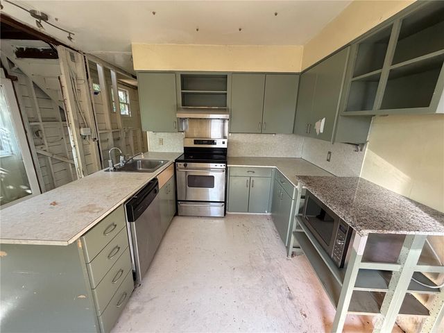 1211 N 50th Street, Seattle, WA 98103