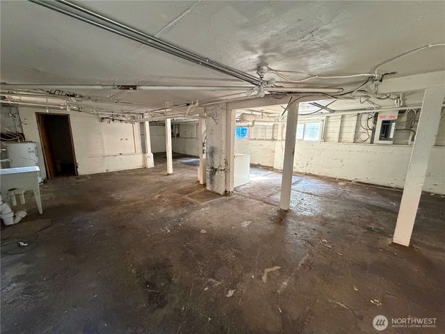 1211 N 50th Street, Seattle, WA 98103